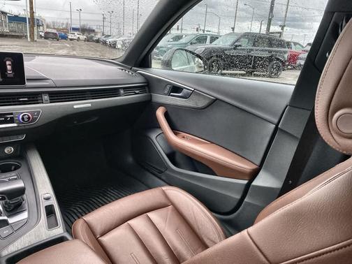 Mythos Black Metallic 2019 Audi A4 45 Premium