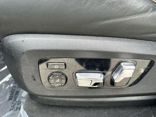 Black Sapphire Metallic 2022 BMW X5 M Base
