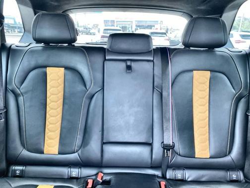 Black Sapphire Metallic 2022 BMW X5 M Base