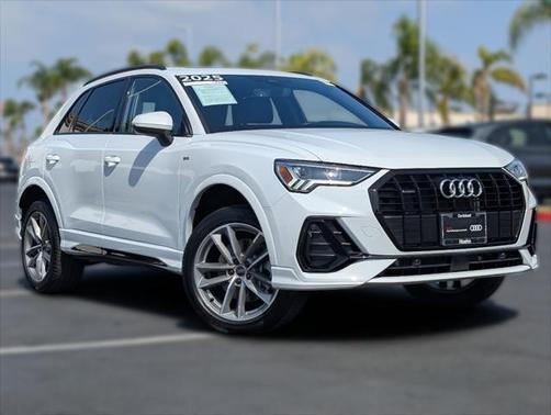 2025 Audi Q3 Premium 45 TFSI S line quattro Tiptronic