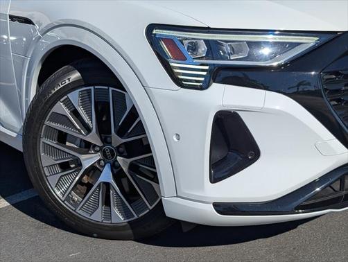 2024 Audi Q8 e-tron Premium Plus quattro