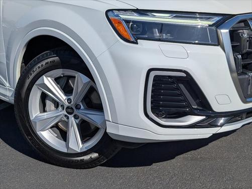 2025 Audi Q7 Premium 45 TFSI quattro Tiptronic