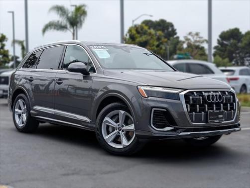 2025 Audi Q7 Premium 55 TFSI quattro Tiptronic