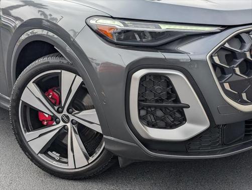 2025 Audi SQ5 Premium Plus TFSI quattro S tronic