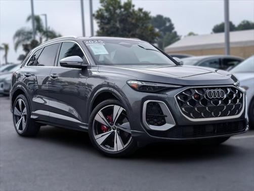 2025 Audi SQ5 Premium Plus TFSI quattro S tronic