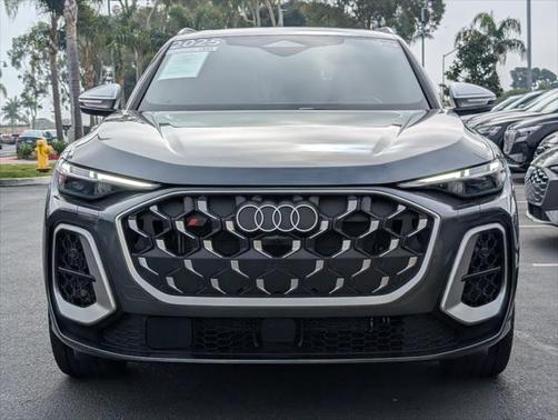 2025 Audi SQ5 Premium Plus TFSI quattro S tronic