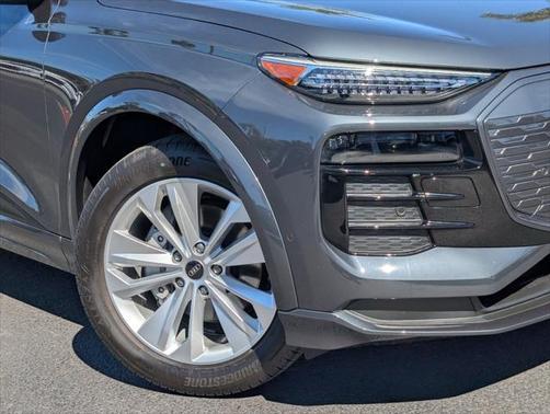 2025 Audi Q6 e-tron Premium Plus