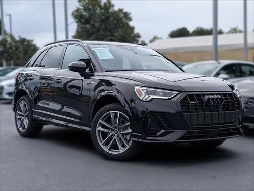 2025 Audi Q3 Premium 45 TFSI S line quattro Tiptronic