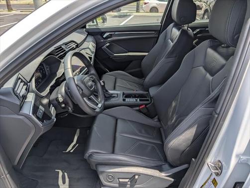 2024 Audi Q3 Premium 45 TFSI S line quattro Tiptronic