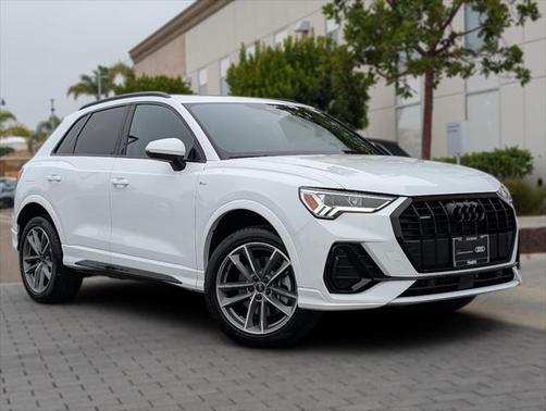 2024 Audi Q3 Premium 45 TFSI S line quattro Tiptronic