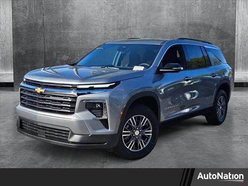 2025 Chevrolet Traverse LT