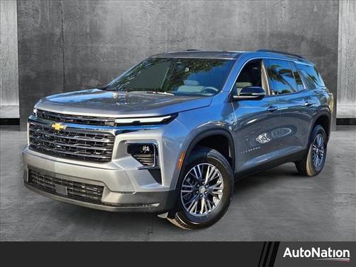 2025 Chevrolet Traverse LT