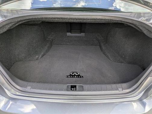 2017 INFINITI Q70L 3.7