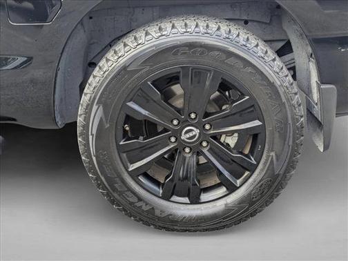 2023 Nissan Titan SV