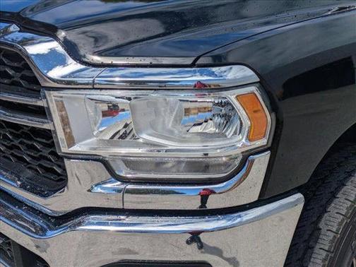 2020 RAM 2500 Tradesman Crew Cab 4X2 6'4' Box