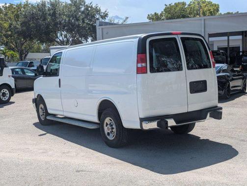 2021 GMC Savana 2500 Work Van