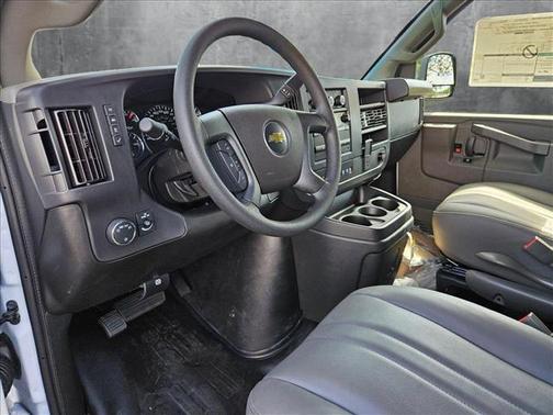 2025 Chevrolet Express 2500 RWD 2500 Regular Wheelbase WT