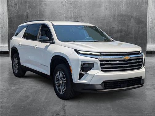 2025 Chevrolet Traverse LT