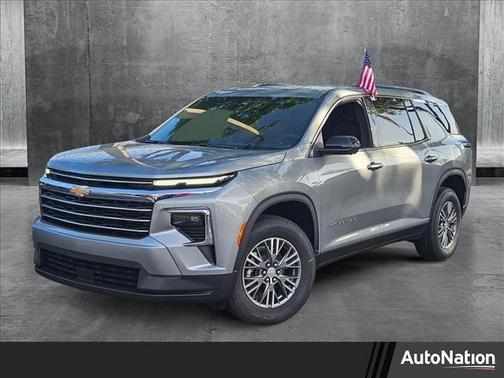 2025 Chevrolet Traverse LT