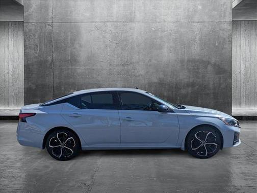 2024 Nissan Altima SR FWD