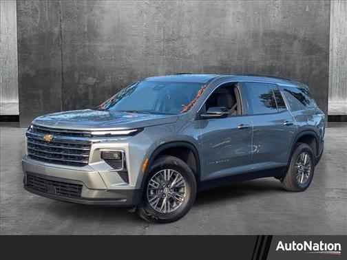 2025 Chevrolet Traverse LT