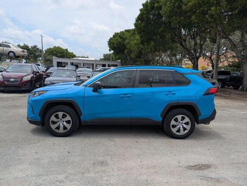2020 Toyota RAV4 LE