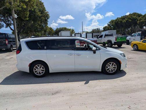 2020 Chrysler Voyager LXI
