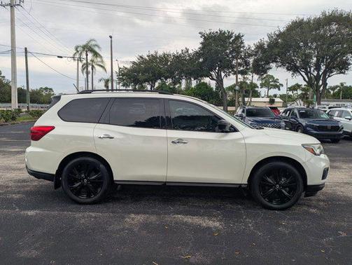2018 Nissan Pathfinder SL