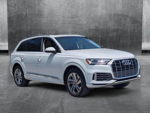 2021 Audi Q7 45 Premium Plus
