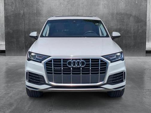 2021 Audi Q7 45 Premium Plus