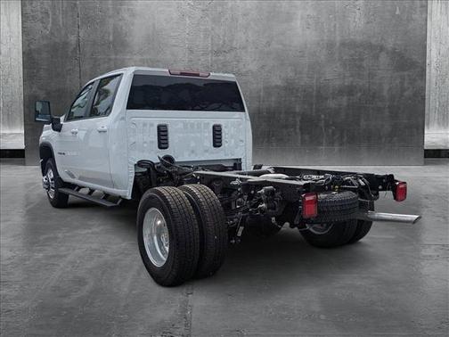 2025 Chevrolet Silverado 3500 LT