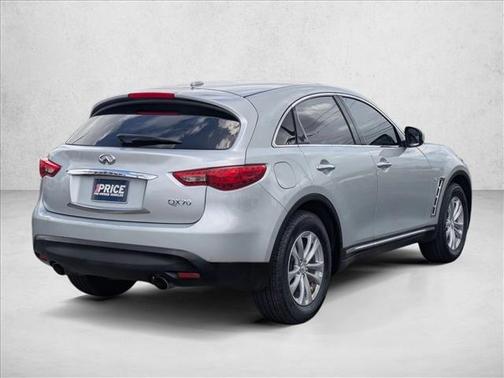 2016 INFINITI QX70 Base