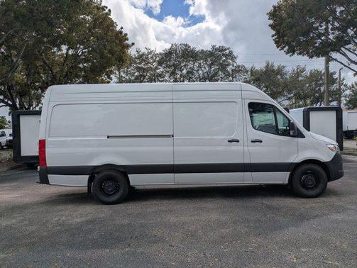 2025 Mercedes-Benz Sprinter 2500 High Roof