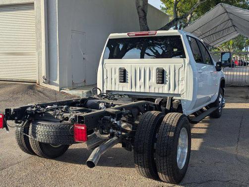 2025 Chevrolet Silverado 3500 LT