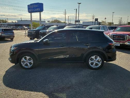 Crystal Black Pearl 2024 Honda HR-V LX