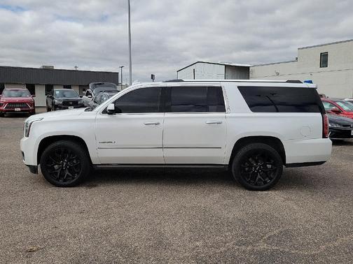 White Frost Tricoat 2019 GMC Yukon XL Denali