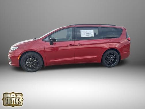 Red Hot Pearlcoat 2026 Chrysler Pacifica L