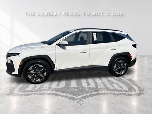 White Pearl 2025 Hyundai TUCSON SEL