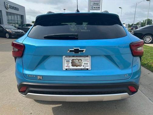 Marina Blue Metallic 2026 Chevrolet Trax LT