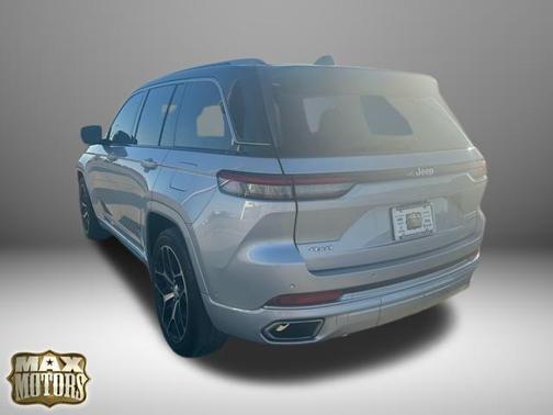 2022 Jeep Grand Cherokee Summit