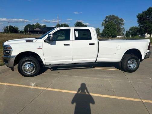 Bright White Clearcoat 2027 RAM 3500 Tradesman