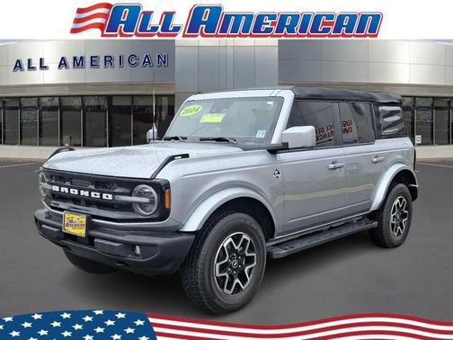 ICONIC SILVER METALLIC 2024 Ford Bronco OUTER BANKS