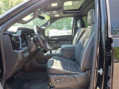 Onyx Black 2024 GMC Sierra 1500 AT4X