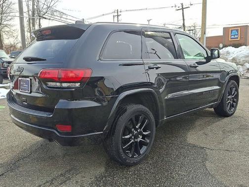 2021 Jeep Grand Cherokee LAREDO