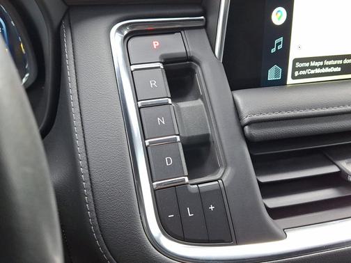 Summit White 2022 Chevrolet Suburban Z71