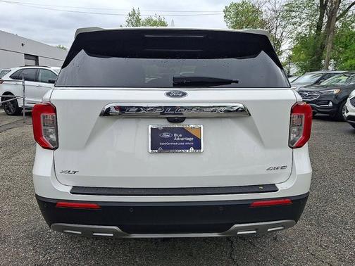 STAR WHITE MET TRI-COAT 2023 Ford Explorer XLT