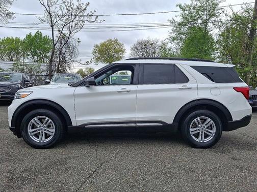 STAR WHITE MET TRI-COAT 2023 Ford Explorer XLT