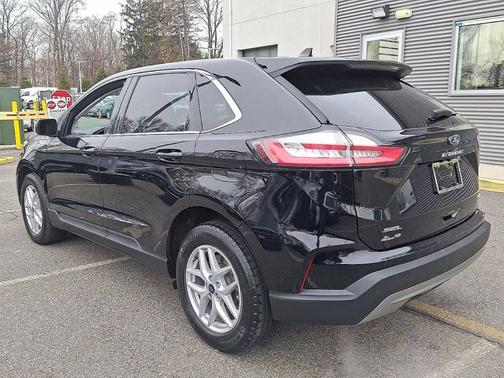 2022 Ford Edge 