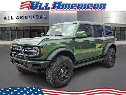 ERUPTION GREEN METALLIC 2024 Ford Bronco OUTER BANKS