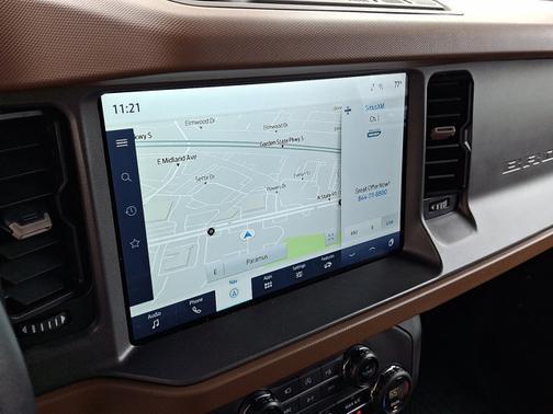 ERUPTION GREEN METALLIC 2024 Ford Bronco OUTER BANKS